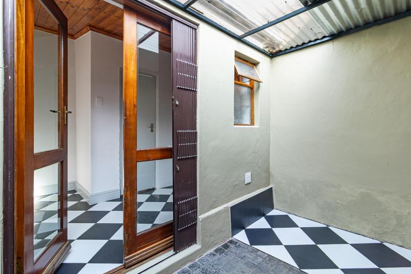 5 Bedroom Property for Sale in Observatory Western Cape